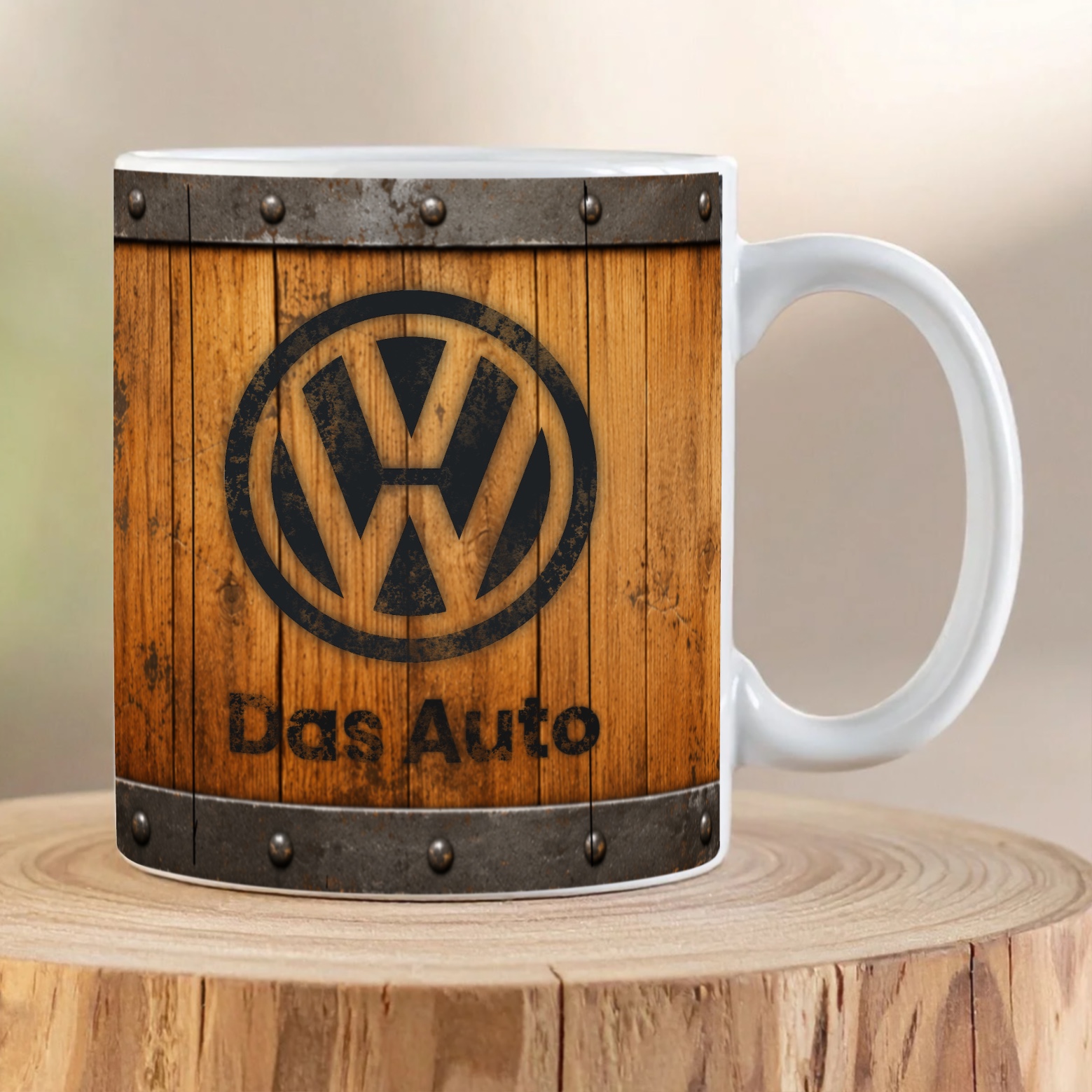 Volkswagen Vintage Timber ceramic coffee mug featuring the classic VW roundel on a rustic wooden workshop sign background with the slogan “Das Auto”.